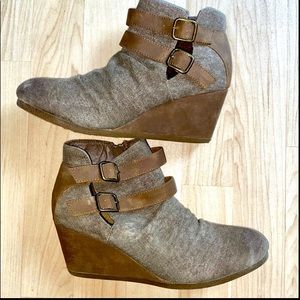 Pierre Dumas Wedge Boots. Size 9 Women